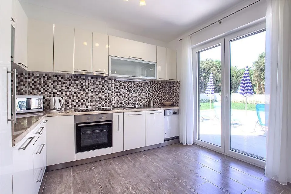 Villa Lorena Banjole 0*,  Croatia